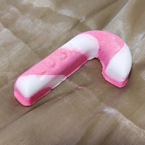 Lush candy cane reusable bubble bar